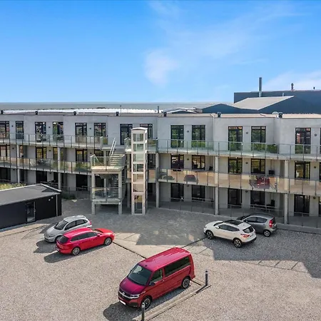 Beautiful Harbor View Apartment