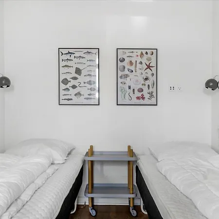 Beautiful Harbor View Apartment